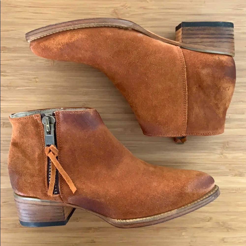 Freebird by Steven -Onyx- suede booties